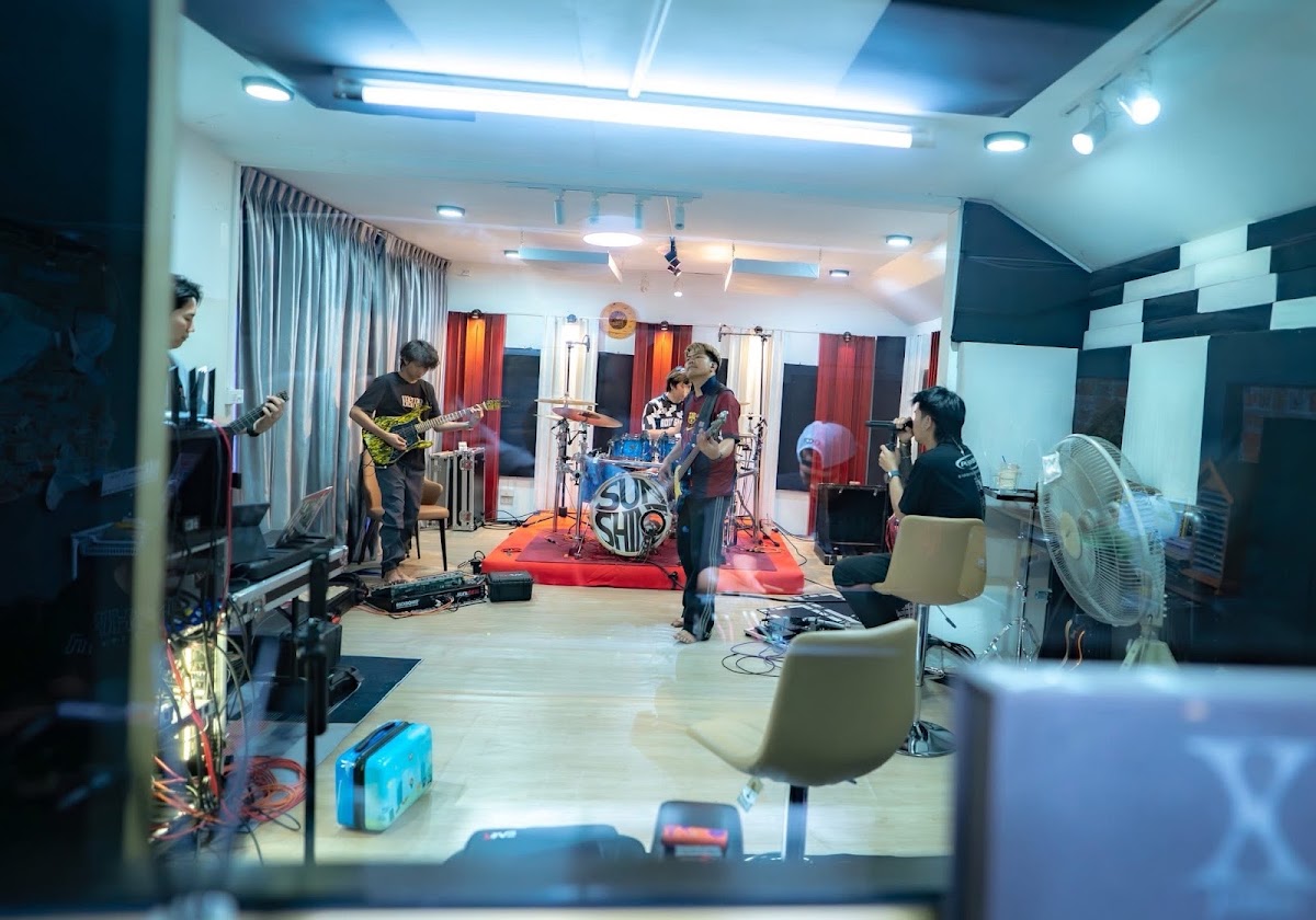 ห้องซ้อมดนตรี Mute Studio — ห้องซ้อมดนตรี Mute Studio