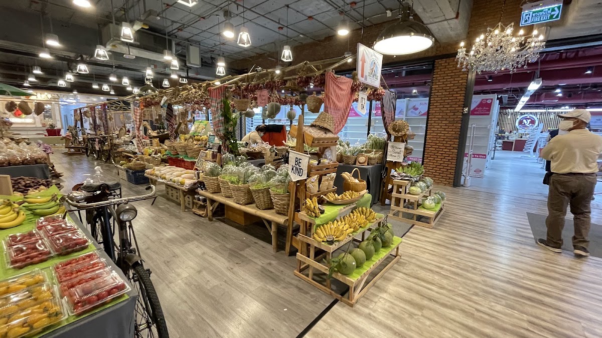 THE STREET RATCHADA — Natthaporn Arsaiphol