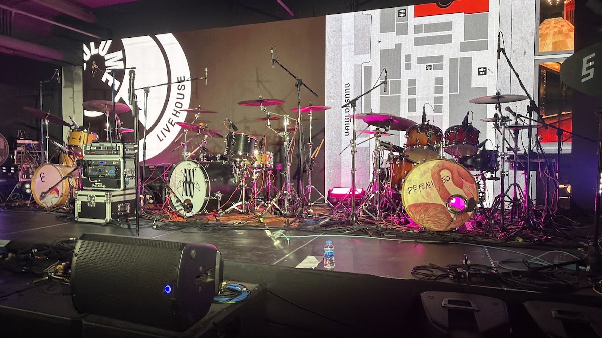 Volume Livehouse ชั้น B, The Street Ratchada — Volume Livehouse