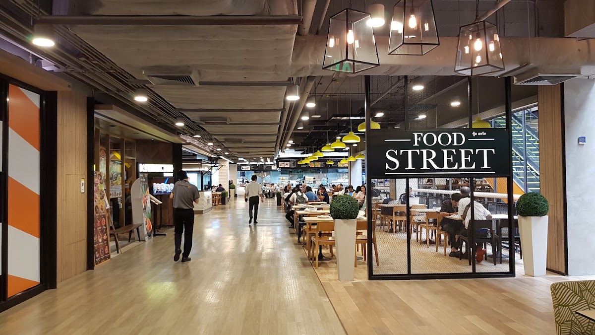 THE STREET RATCHADA, The Street Hall — Punnarat Kanhasing