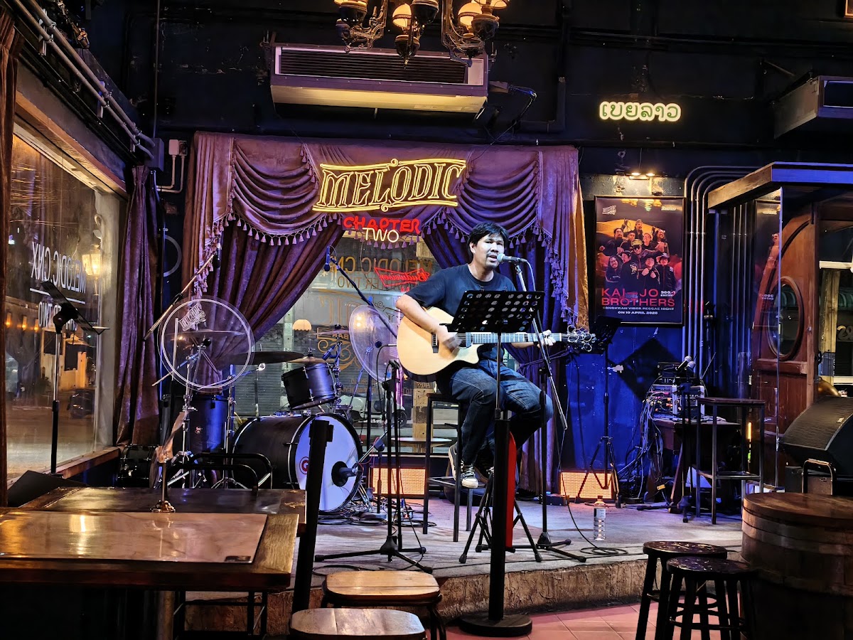 ร้าน Melodic — UncleBlue Journey